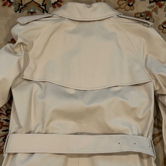 Vintage 1980s Mint Condition Burberrys’ Long Trench Coat Size 4 PETITE - Picture 7 of 7